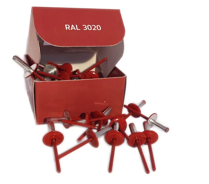 Nituri rosii vopsite electrostatic