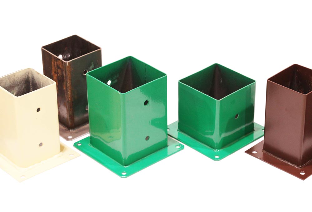 Conectori metalici vopsiti electrostatic